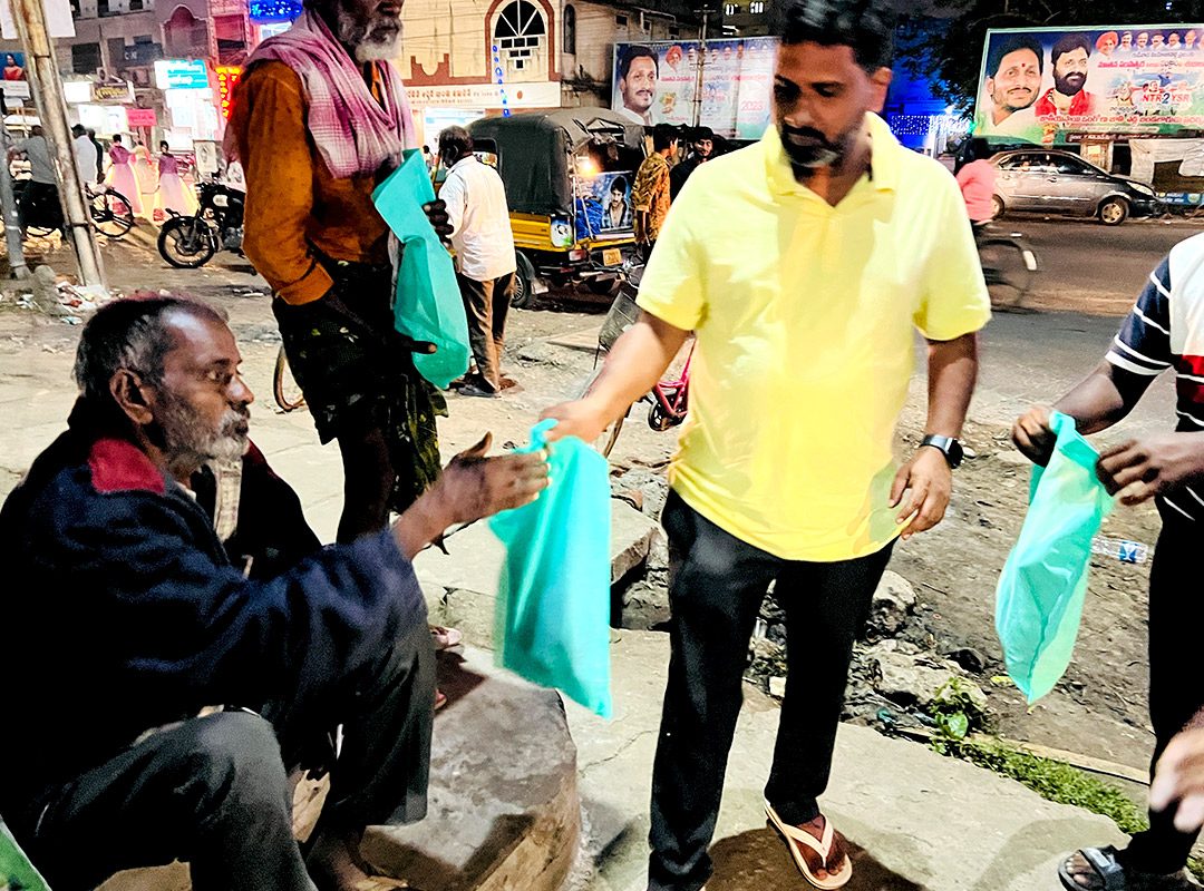 Food and Blanket Distribution for Homeless enfc india 05